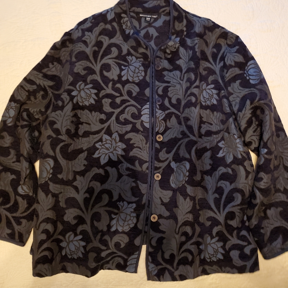 Women's blazer by Briggs New York. Size 16W. Unlined, perfect for work or church